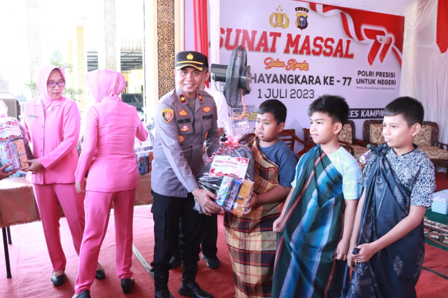 Sambut Hari Bhayangkara ke 77, Polres Kampar Gelar Sunat Massal